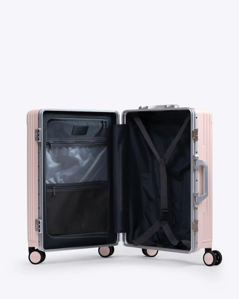 Carry-On: All-in-One 19"