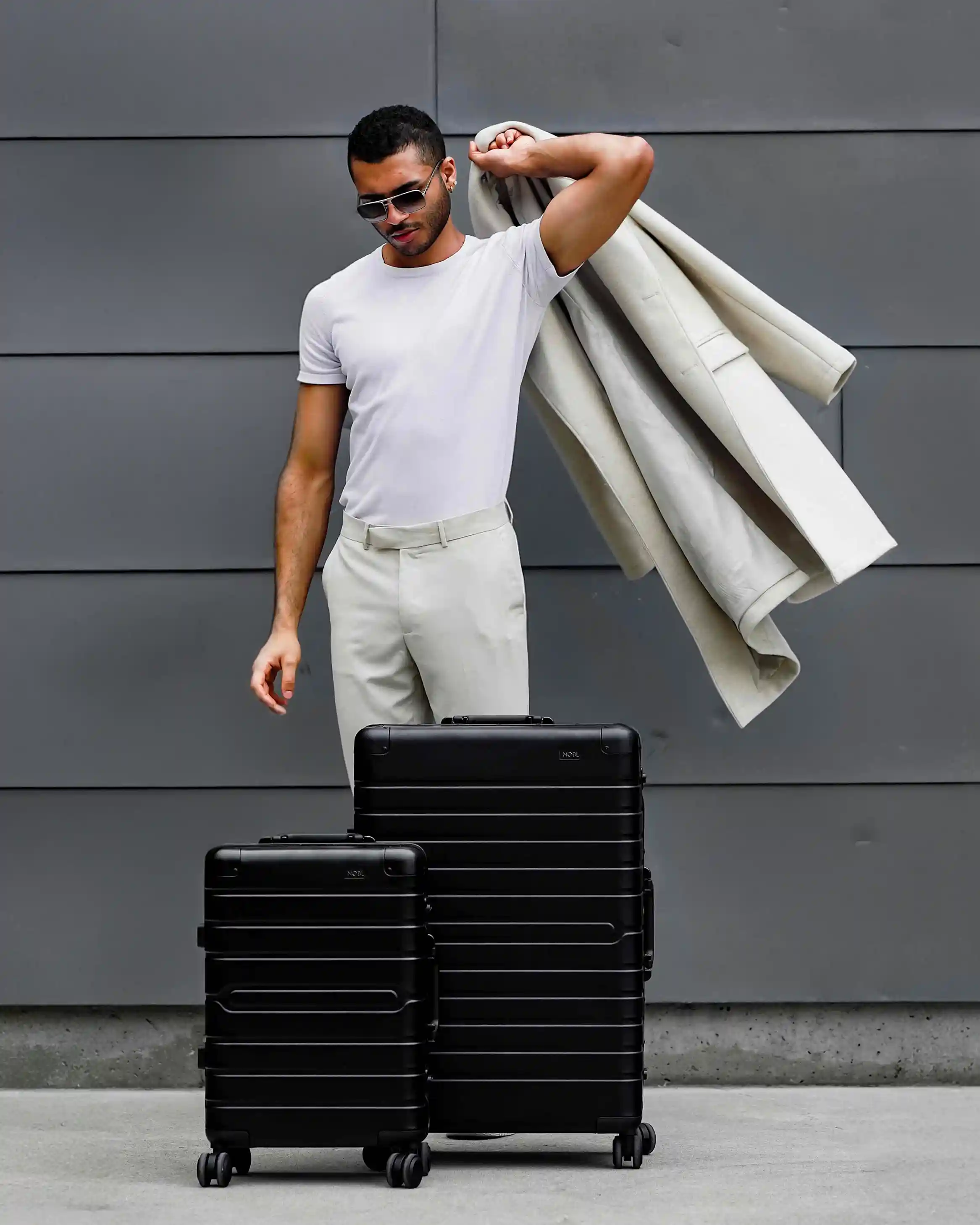 Check-in: Aluminum 28"