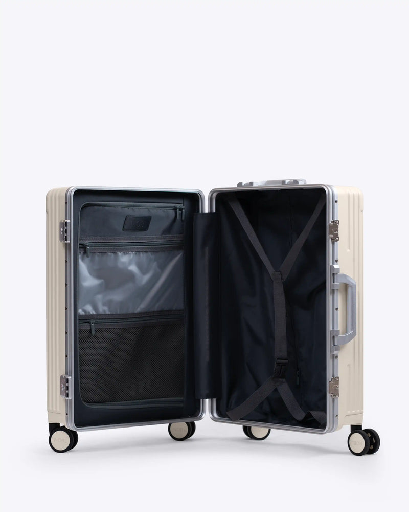 Carry-On: All-in-One 19"