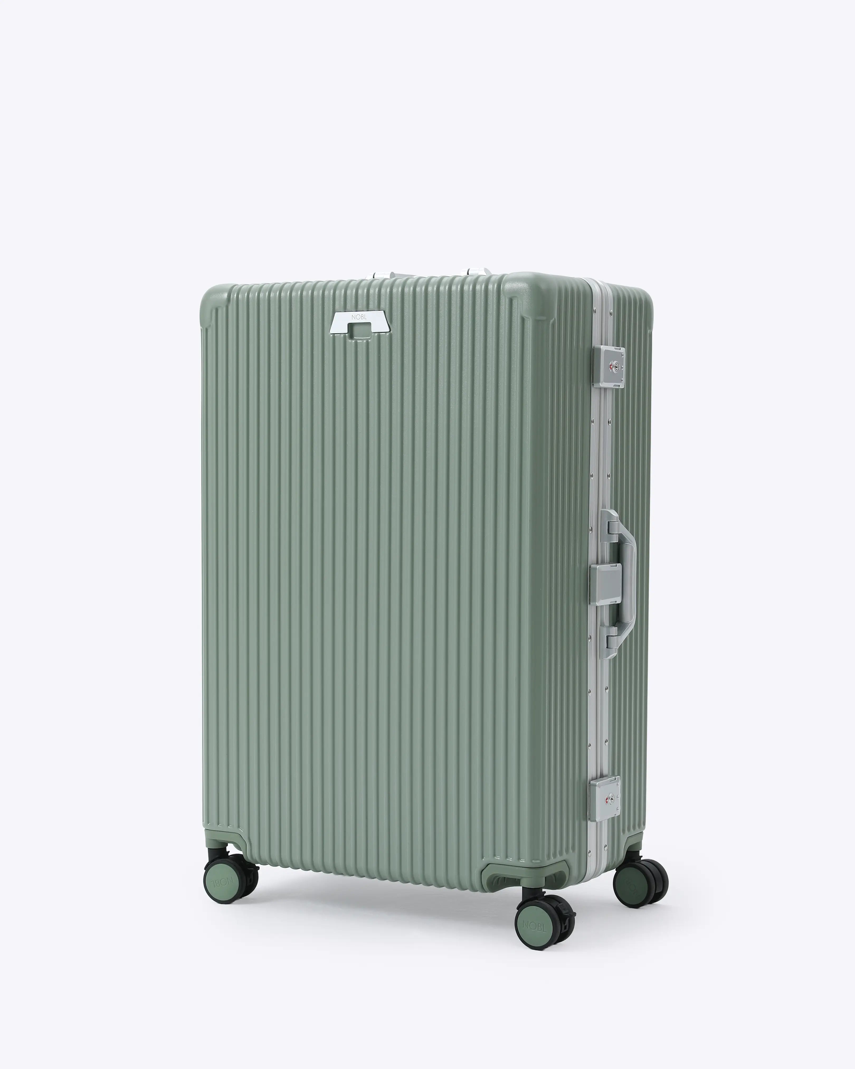 Check-In: All-In-One 28"