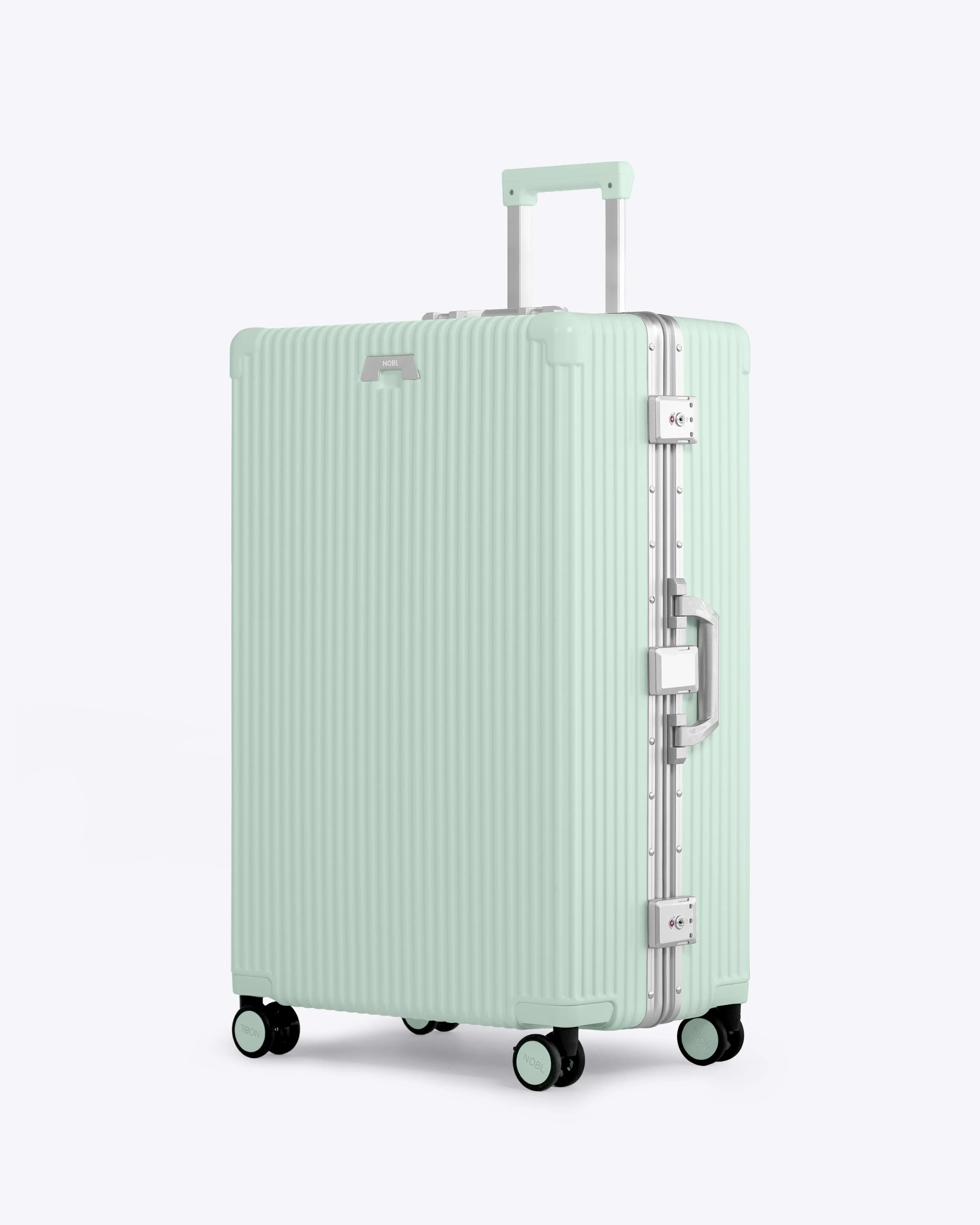 Check-In: All-In-One 28"