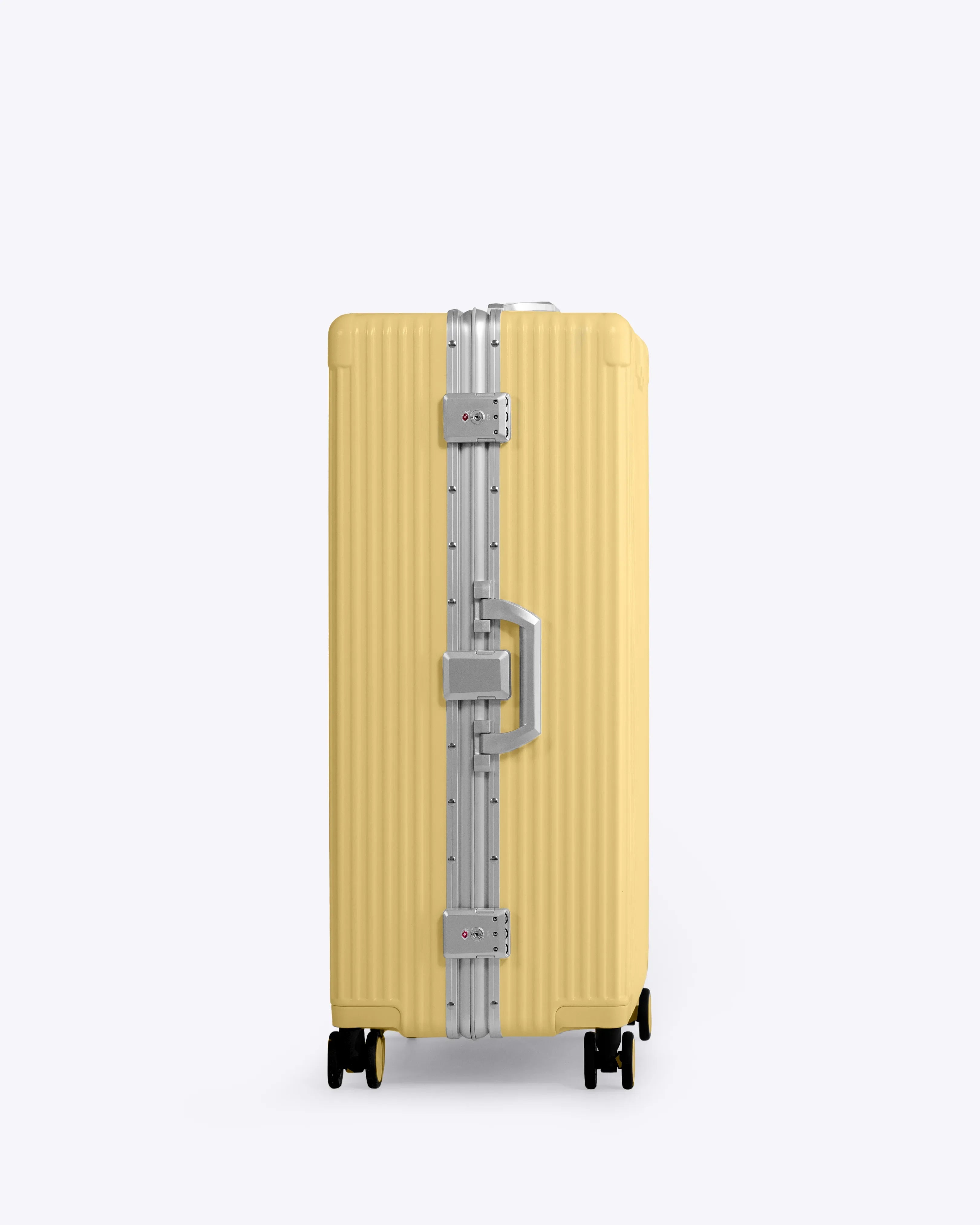 Check-In: All-In-One 28"